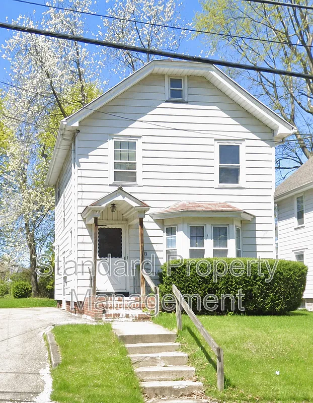 3 bed, 1.0 bath, $1,700 — Photo 1