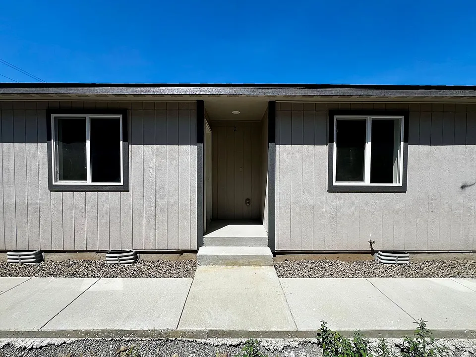 713 N 6th Ave