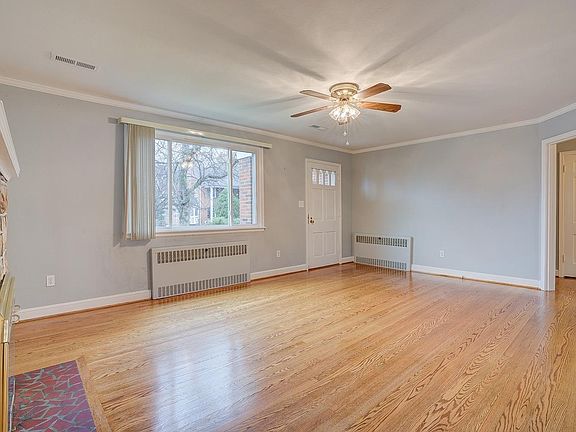 3rd image of 2724 Cumberland St NW