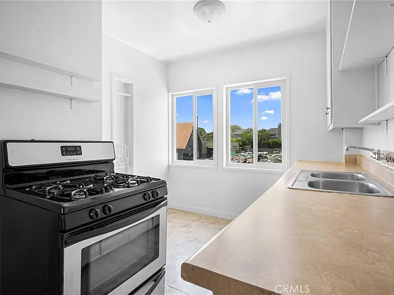6634 Lankershim Blvd #C — Photo 8