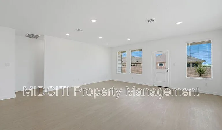 1304 Apron Trl — Photo 15