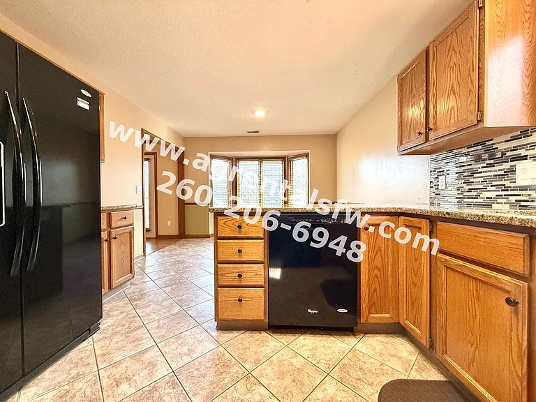 823 Woodland Springs Pl — Photo 3