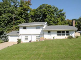 3726 Maple Ln, Greenville, OH 45331