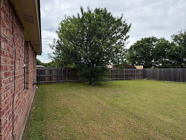 404 Kylar St — Photo 37