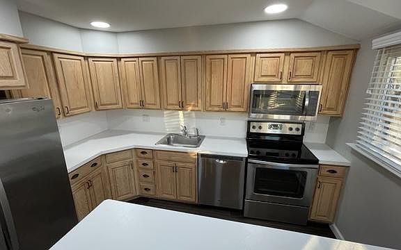 3rd image of 321 Violet St