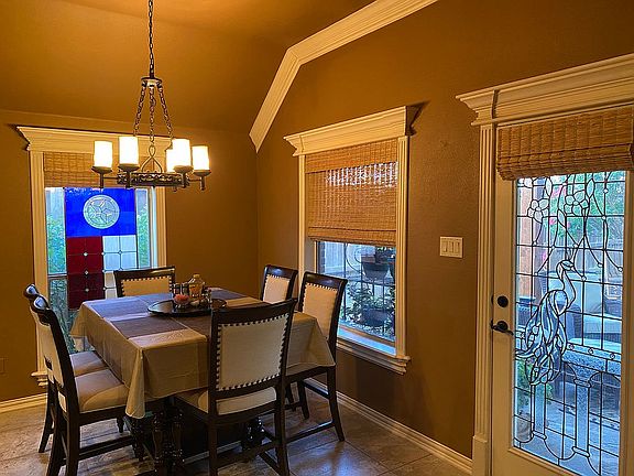 Breakfast or informal dining