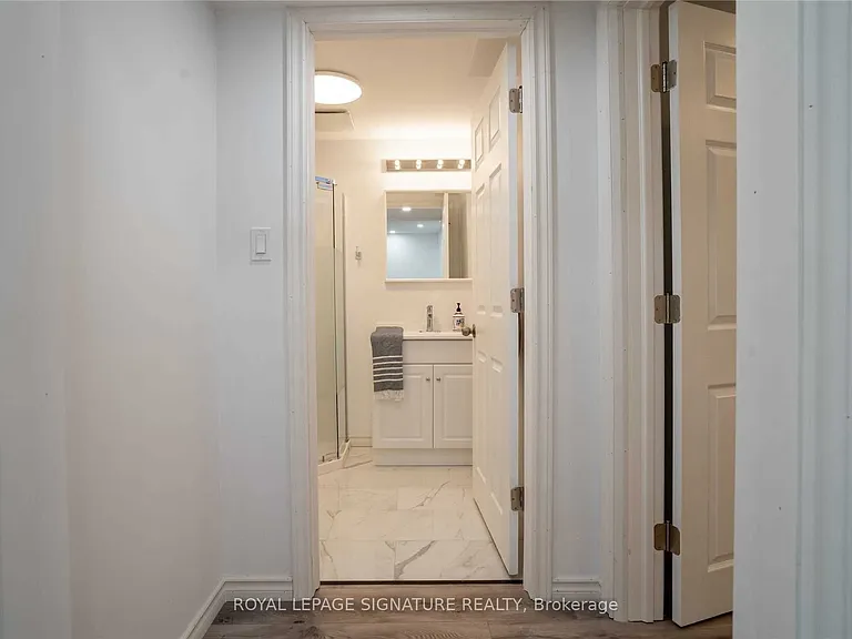 418 Waverly St N — Photo 7