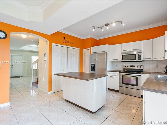 3rd image of 11528 NW 60th Ter APT 475