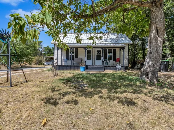 212 S Allen St, Boyd, TX 76023
