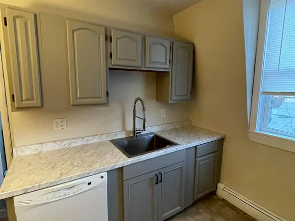 80 Van Den Noort St #3, Putnam, CT 06260
