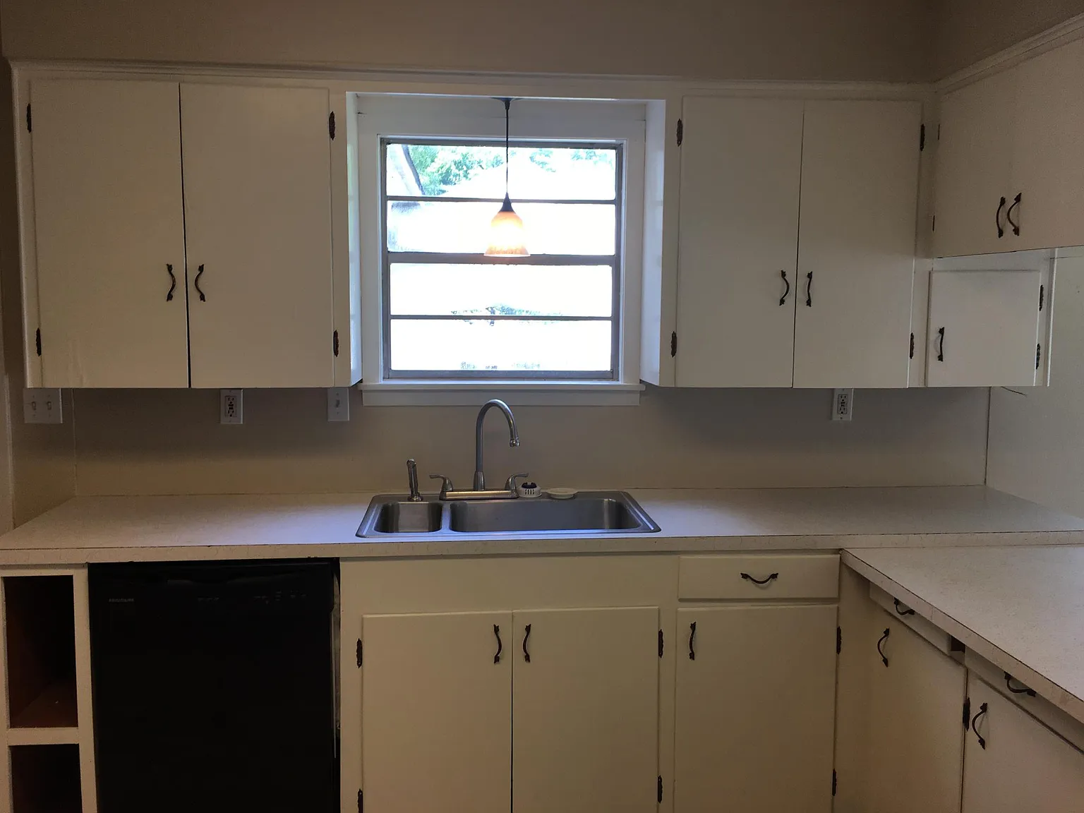 3 bed, 1092 sqft, $1,150 — Photo 3
