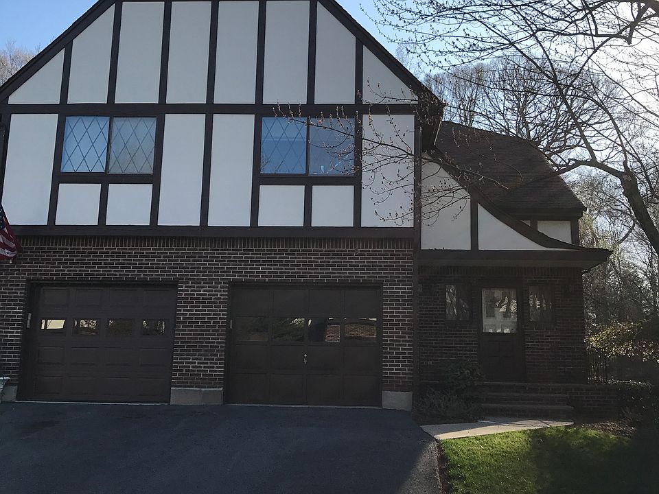 Holiday Farm 2 BR, 2.5 bath 