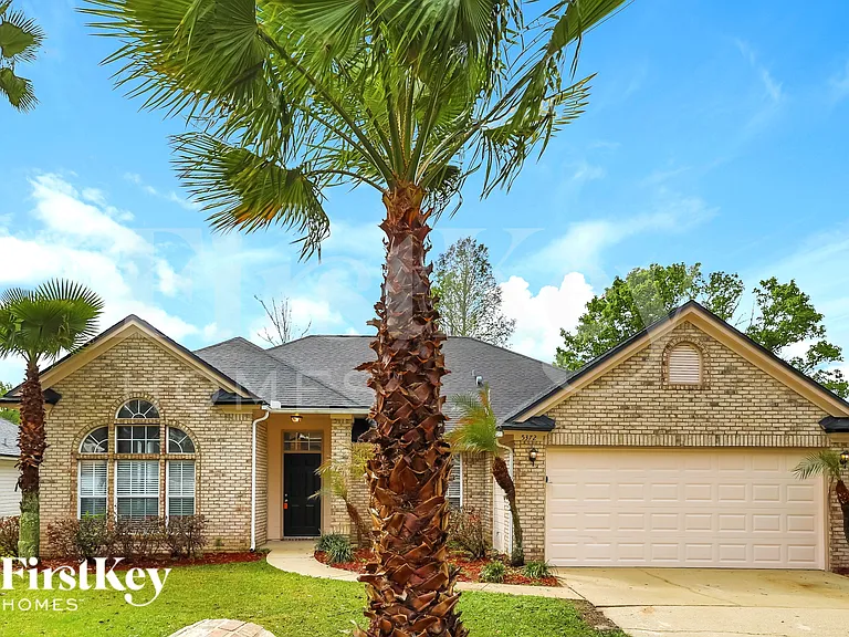 5372 Chestnut Lake Dr — Photo 1