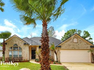 5372 Chestnut Lake Dr, Jacksonville, FL 32258
