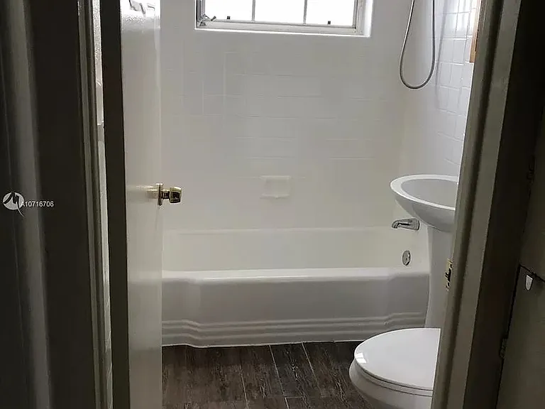 6511 Santona St #C4 — Photo 5