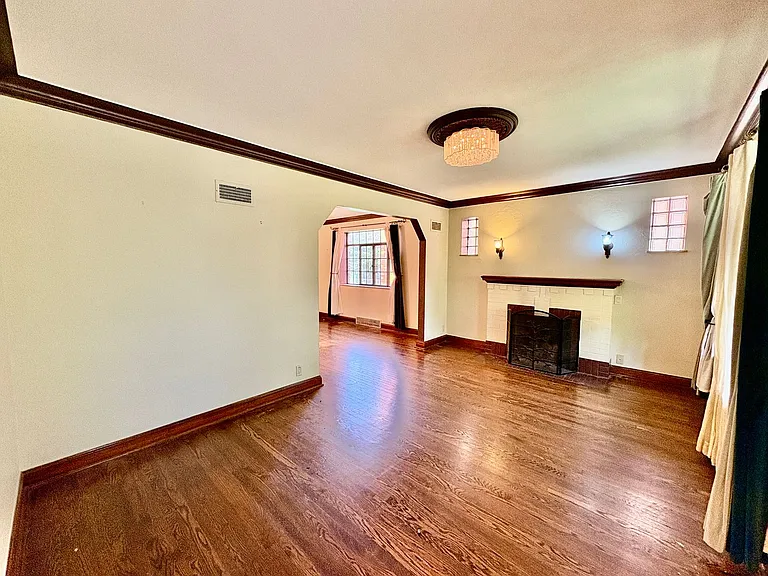 6040 Marquette Ave — Photo 2