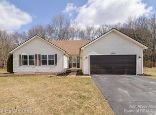 9360 Huron Park Dr, Brighton, MI 48116