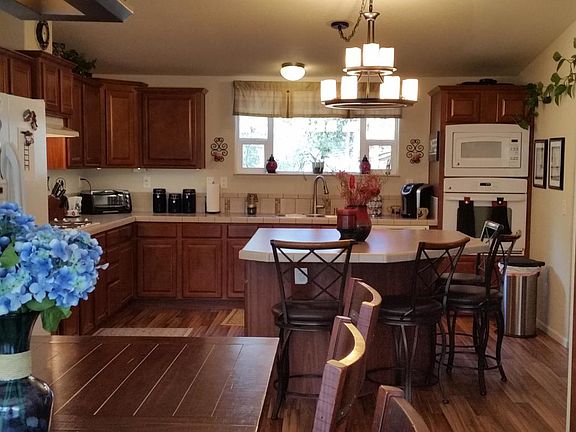 2nd image of 941 White Mountain Dr