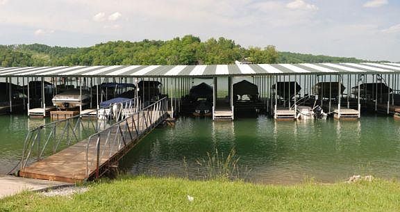 4th image of 451 Deer Hill Ln