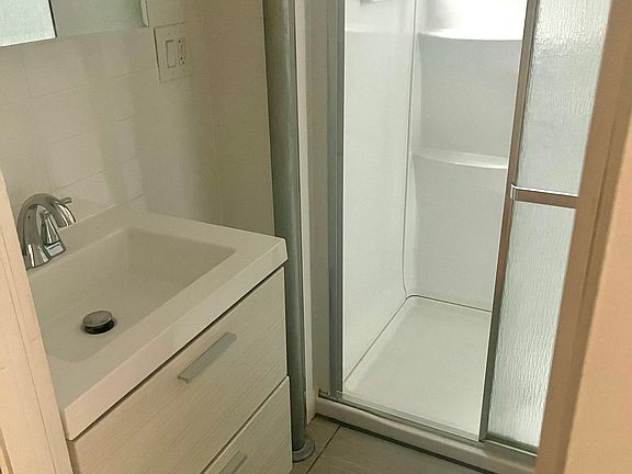 5th image of 611 Flatbush Ave APT 3B