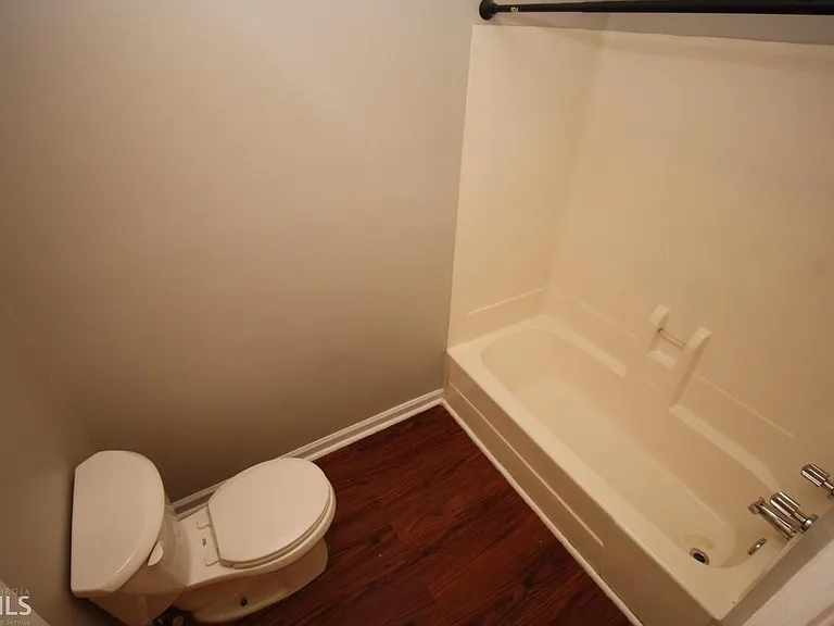 212 Wesley Way — Photo 8