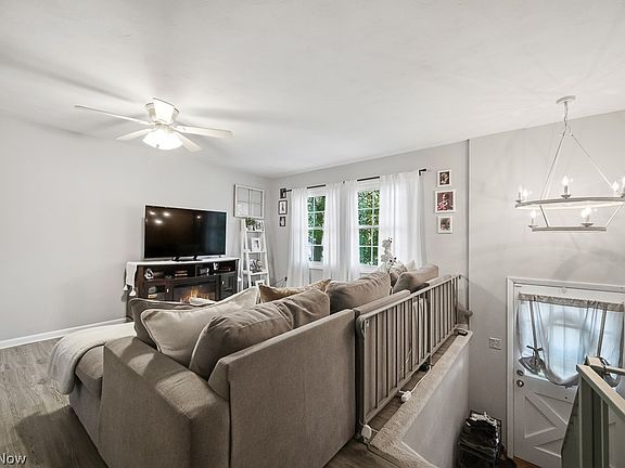 5th image of 3761 Santom Rd N