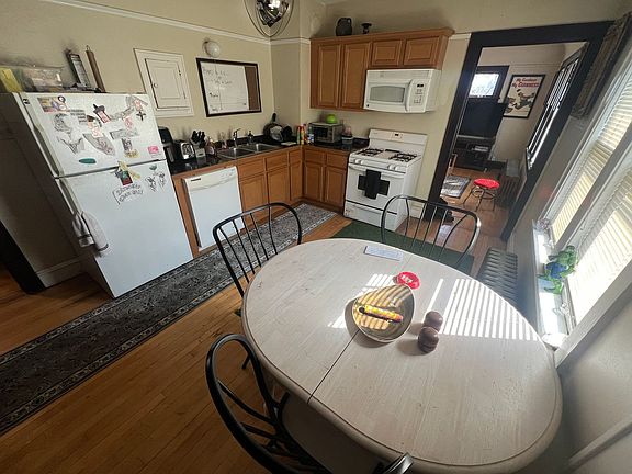 3rd image of 2544 N Fratney St #4