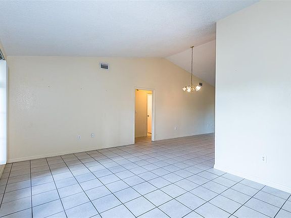 3rd image of 504 Vannell St #504