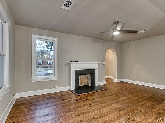 3rd image of 1422 Dearing Pl