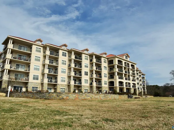 12100 Two Rivers Dr APT F-1, Athens, AL 35611