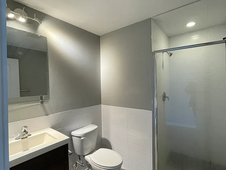 531 N Budd St #3F — Photo 9