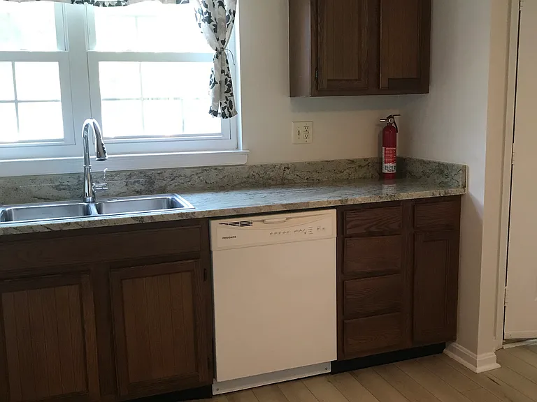 222 Cambridge Ct — Photo 44