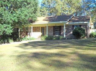 1023 Forest Hills Dr, Laurel, MS 39440