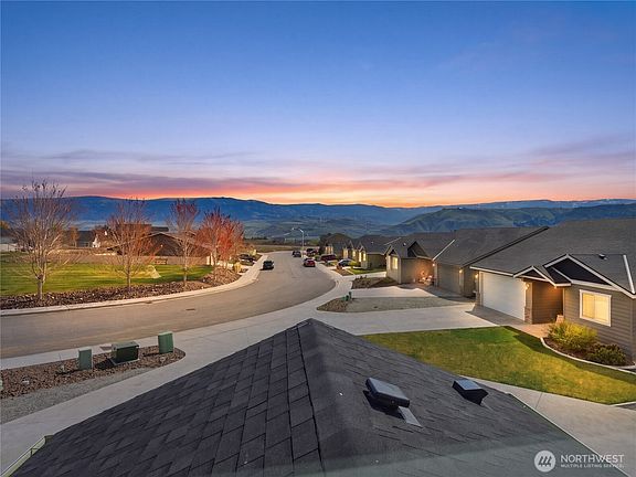 3rd image of 2263 S Melody Lane
