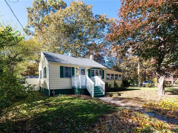 223 Mautucket Rd, South Kingstown, RI 02879