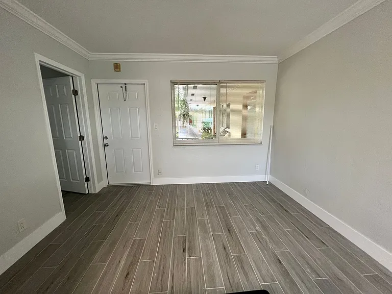 Riverview South Apartments — Photo 24