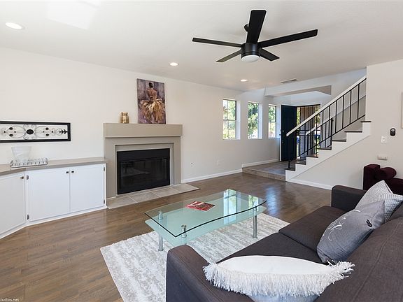 5th image of 1370 La Crescentia Dr