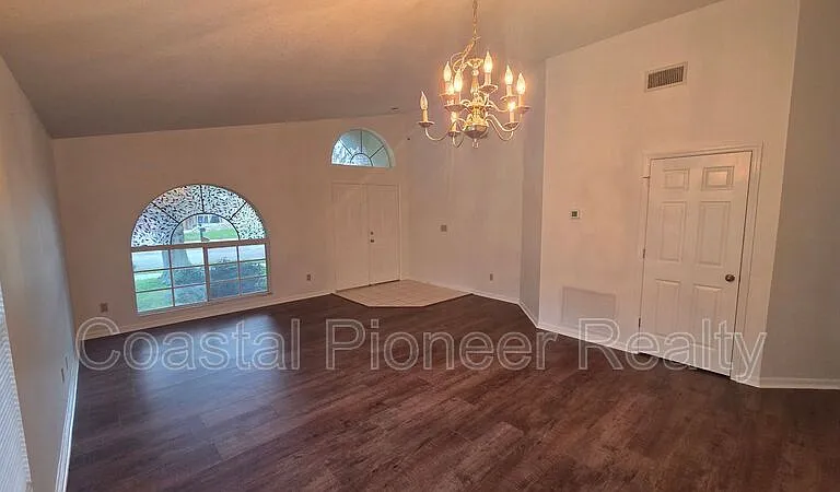 1731 Wakefield Dr — Photo 6