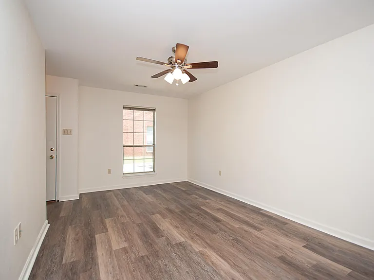 1536 Clifton St #3 — Photo 4