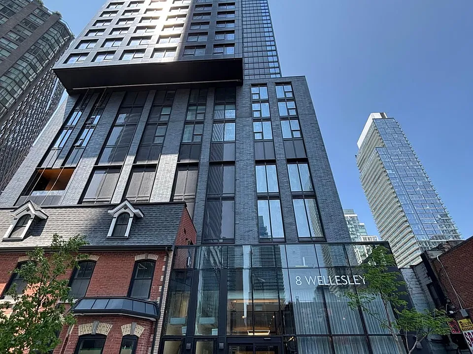8 Wellesley St W #Penthouse 01