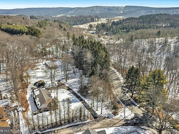 4th image of 4 Codorus Rd