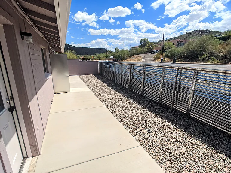 1343 W Alameda St — Photo 25