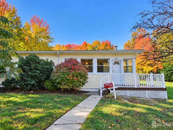 693 Cook Ave, Laurence Harbor, NJ 08879