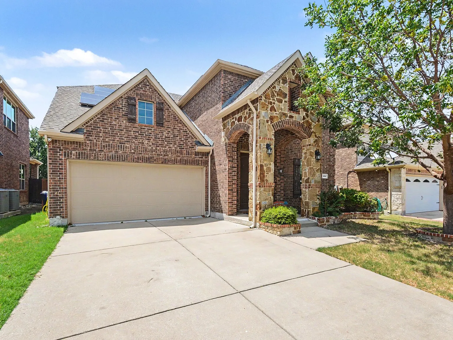 4 bed, 3.5 bath, 2740 sqft, $2,999 — Photo 4