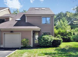 21 Bayberry Ln, Rye Brook, NY 10573