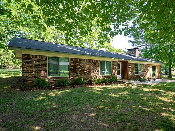 2nd image of 14 Shoemaker Cir