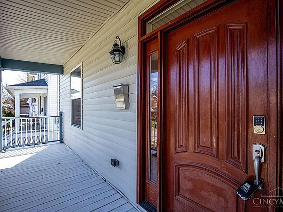 3rd image of 3331 Bonaparte Ave