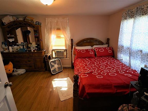 4th image of 1315 51st St