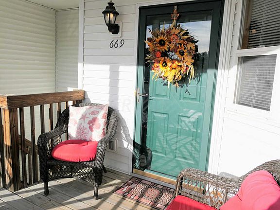 3rd image of 669 Millcrest Dr