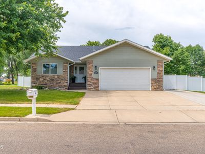 3501 Sandpiper Trl SE, Mandan, ND, 58554